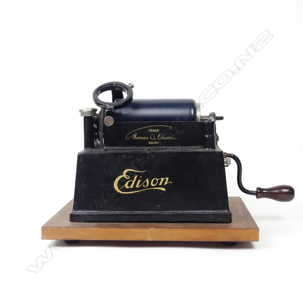 An early Edison 'Standard' phonograph Image 1++