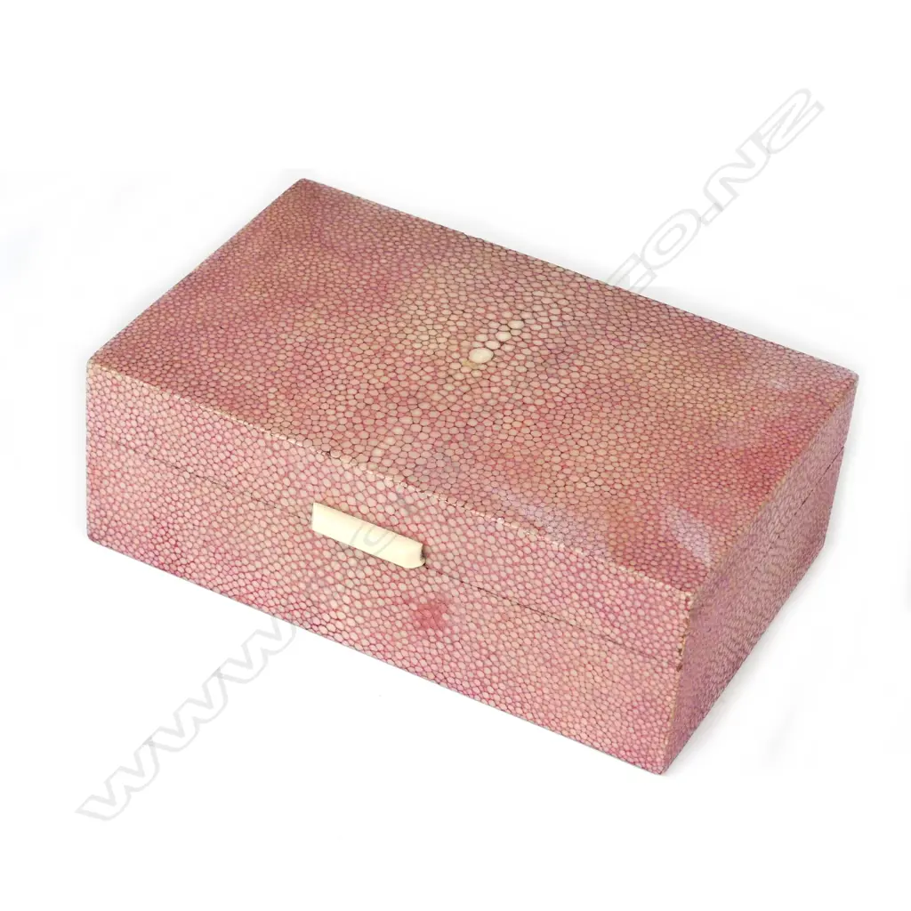 A pink toned shagreen card box Image 1++