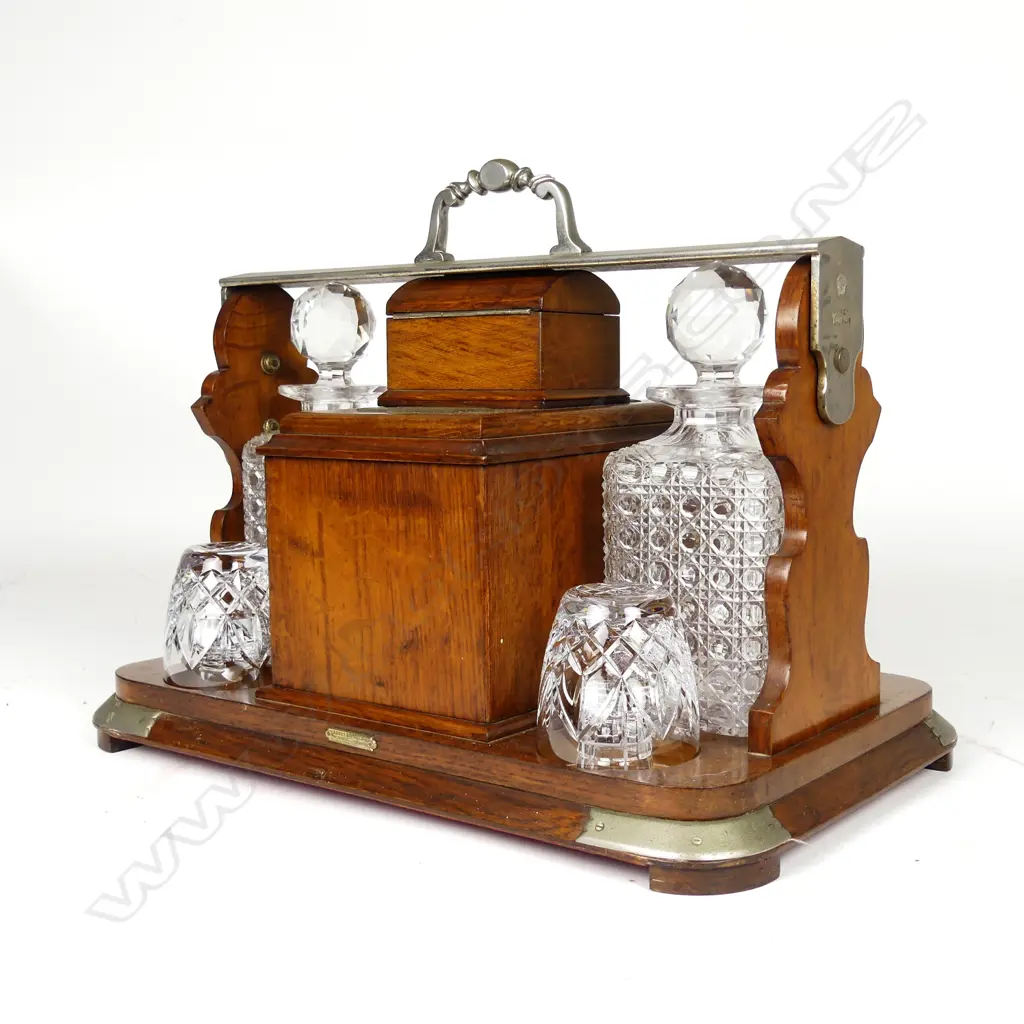 An impressive Edwardian oak tantalus Image 1++