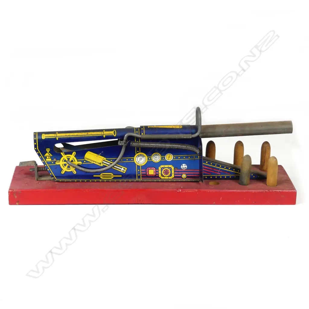 An Australian tin plate toy 'siege gun' Image 1++