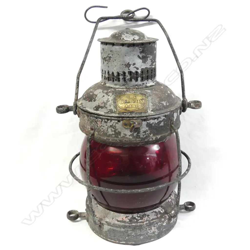 A vintage ship's beacon lamp Image 1++