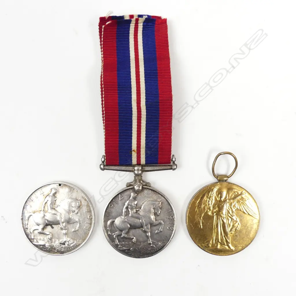 Three WWI issue NZEF war medals Image 1++