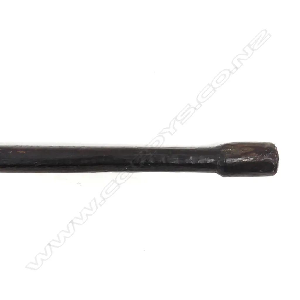 A 19thC Maori hoe (canoe paddle) Image 1++
