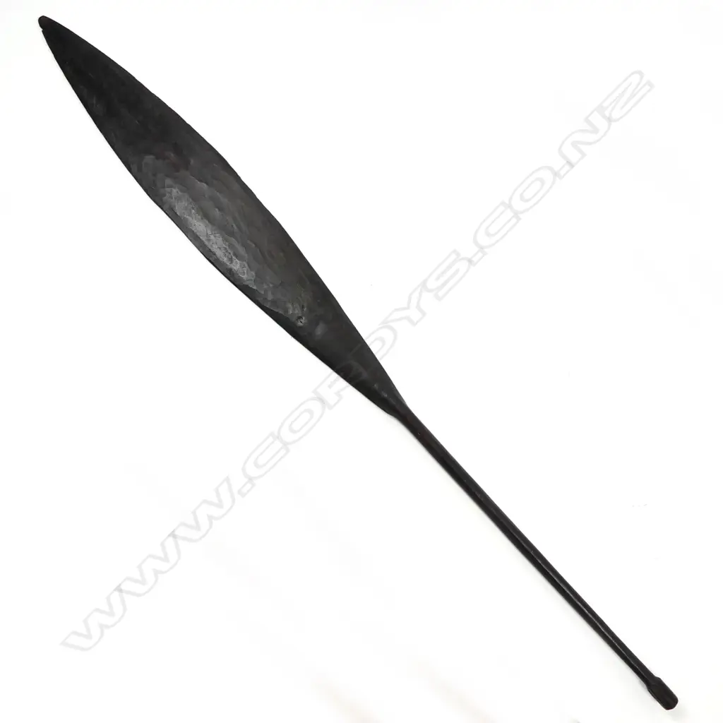 A 19thC Maori hoe (canoe paddle) Image 1++