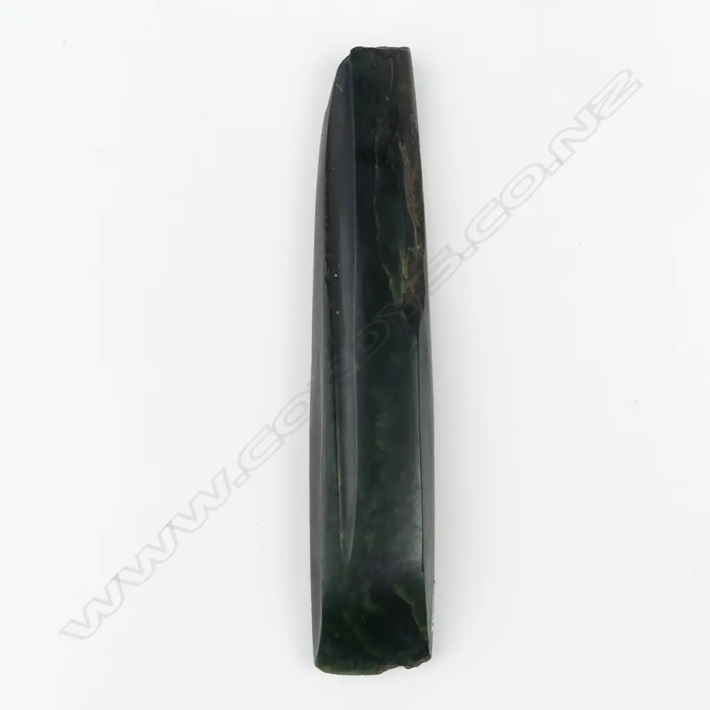 An early Maori nephrite toki (greenstone adze) Image 1++