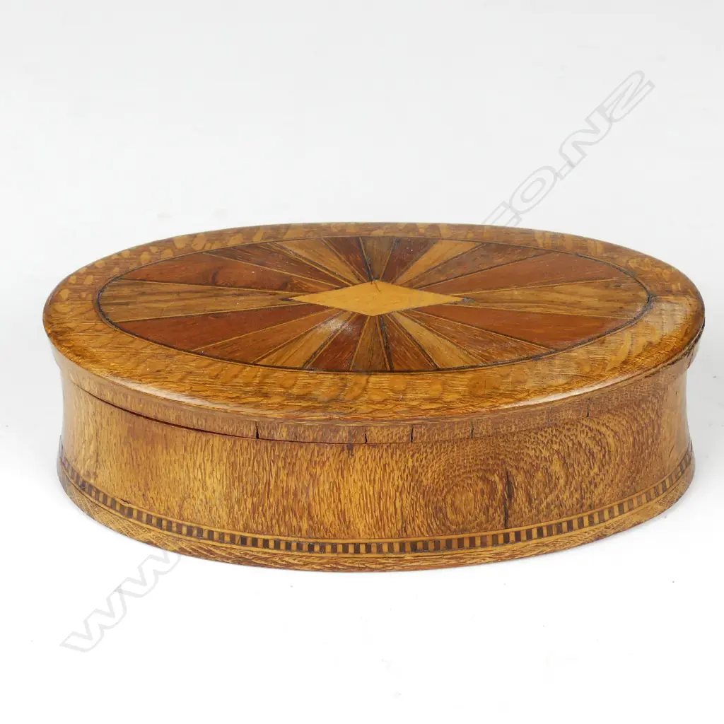 A small inlaid William Norrie dressing table box Image 1++