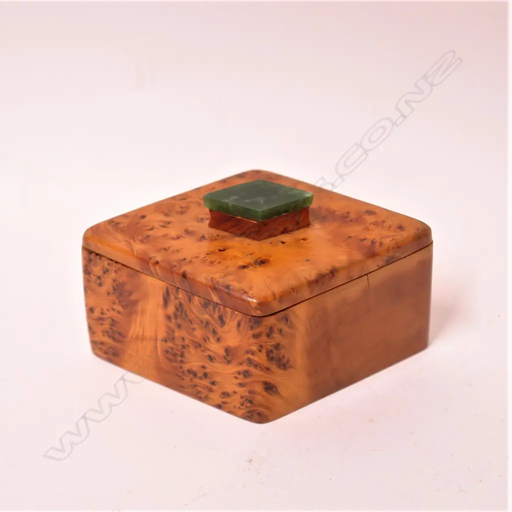 A N.Z. Art Deco burr totara and greenstone diamond form box Image 1++