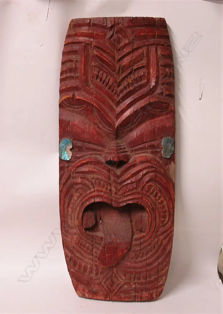 An early 20thC Maori carved large mask Image 1++