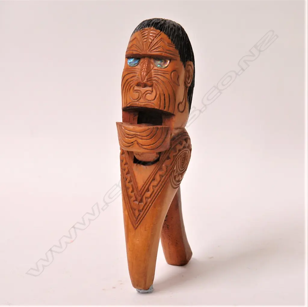 A mid-20thC N.Z. Maori carved nutcracker Image 1++