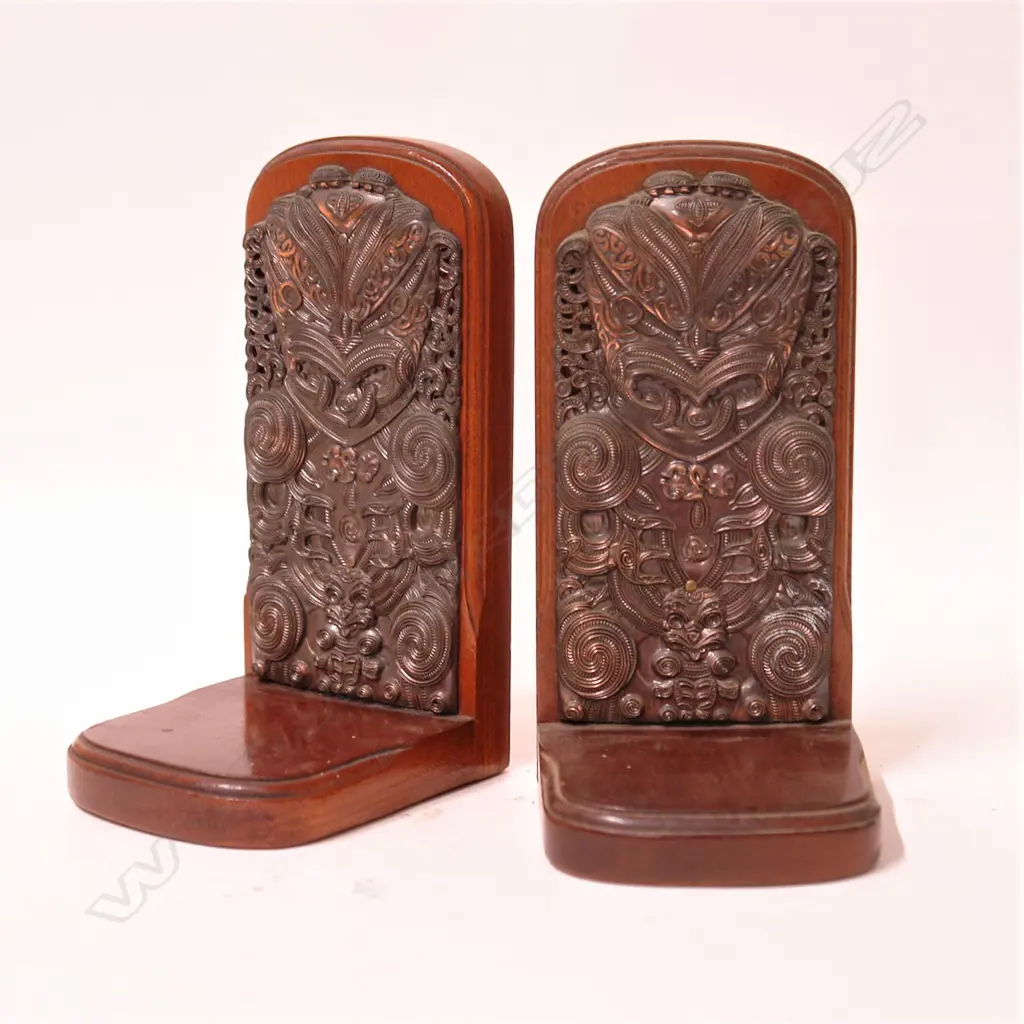 A pair of ‘Kingsley’ Maori bookends Image 1++