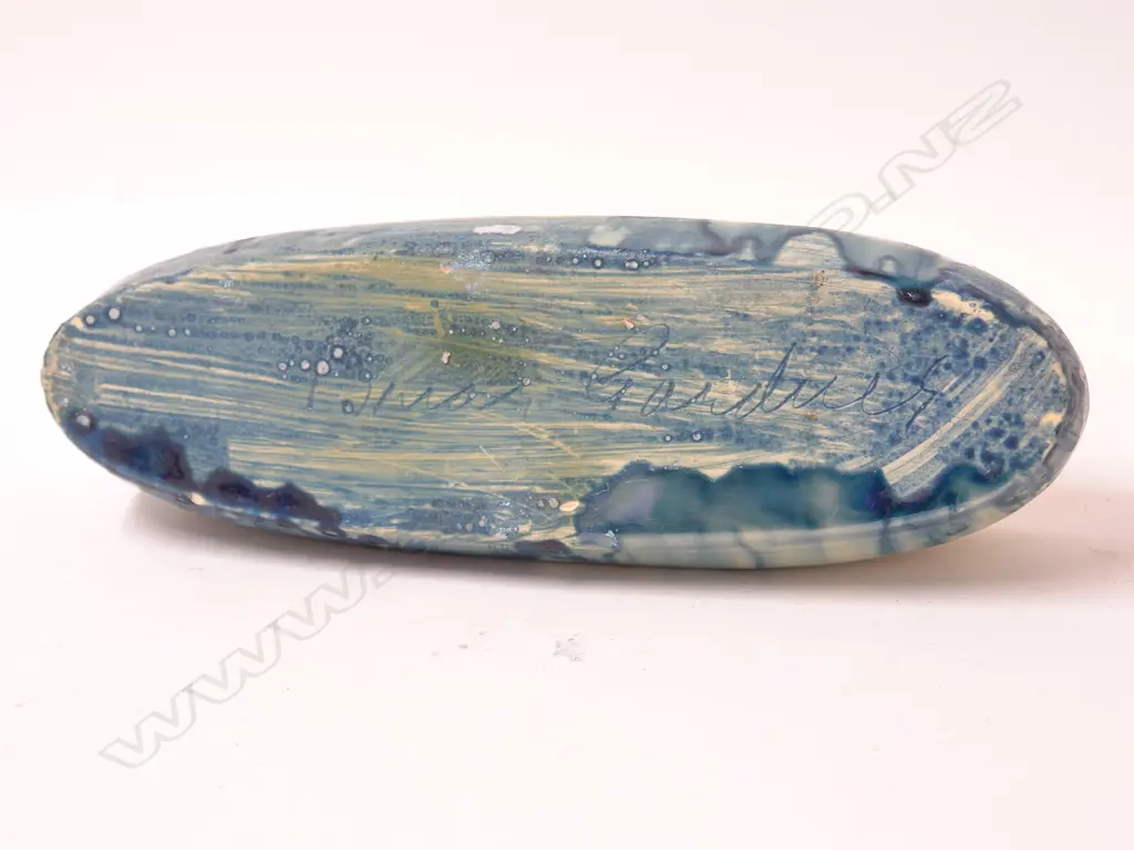 Briar Gardner long trough form vase Image 1++