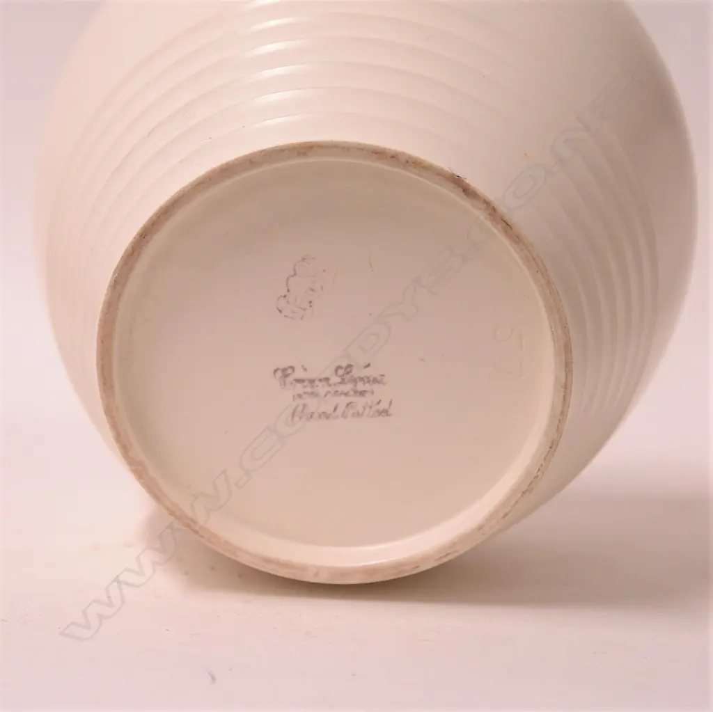 Crown Lynn hand potted vase Image 1++