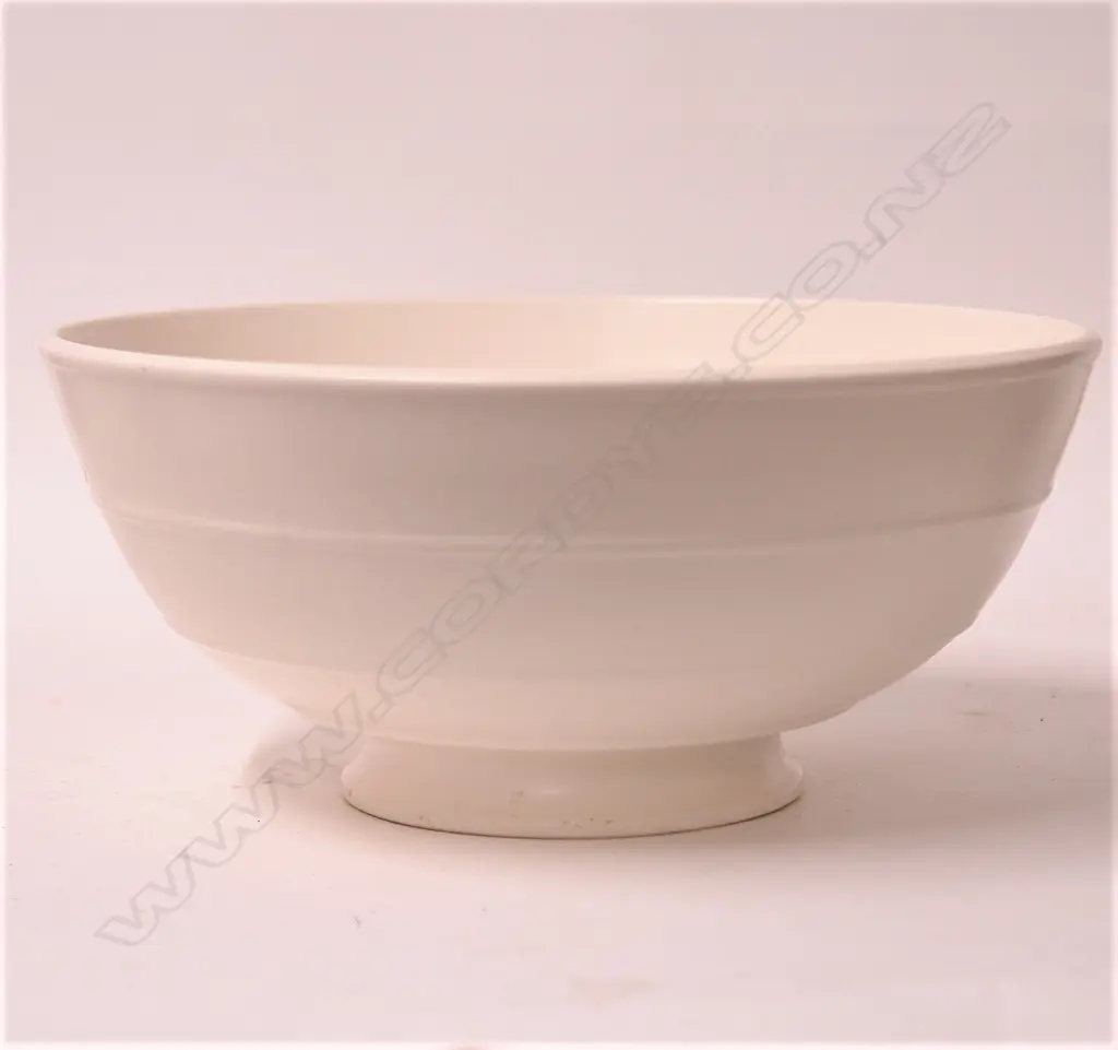 Crown Lynn Hand Potted large bowl Image 1++