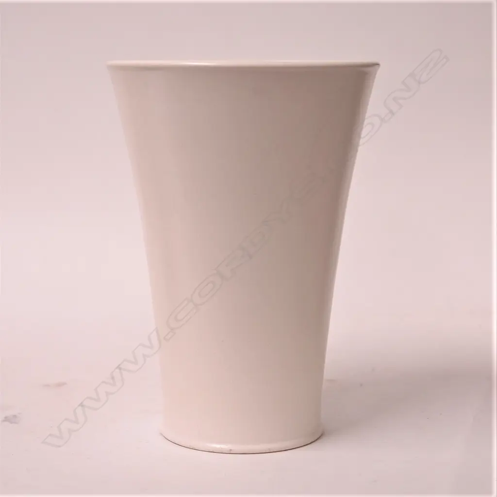 Crown Lynn ‘Hand Potted’ medium size vase Image 1++