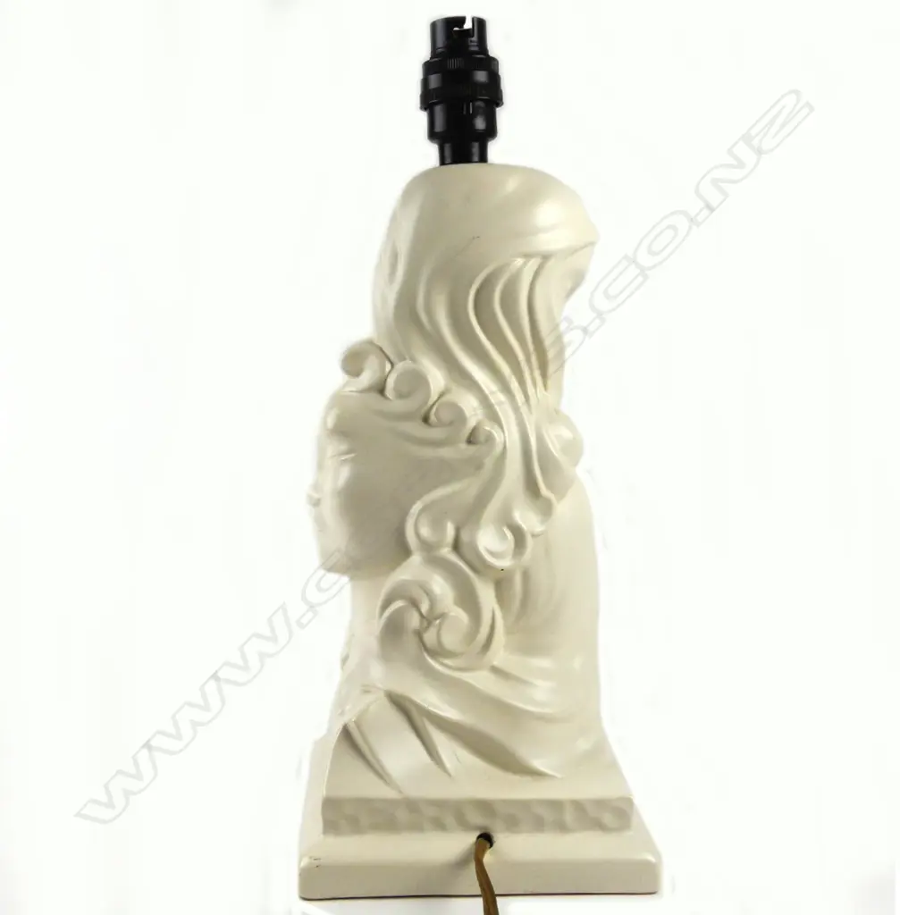 An uncommon Crown Lynn 'Three Faces of Eve' table lamp base Image 1++