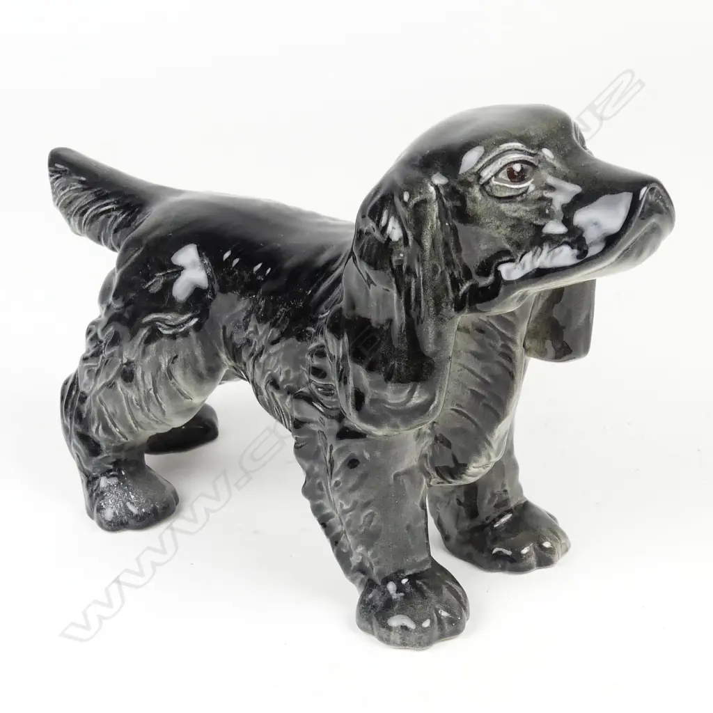 A Crown Lynn model of a spaniel Image 1++