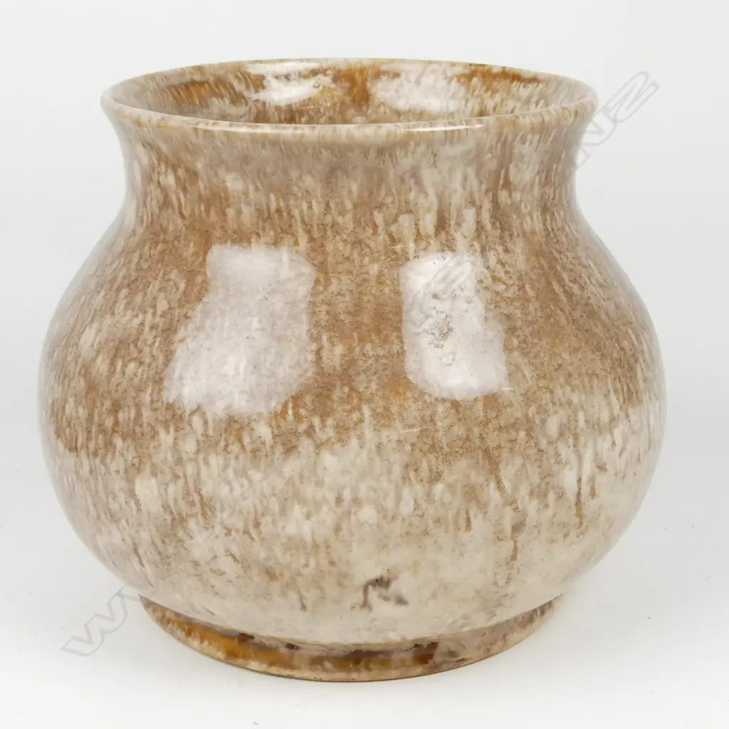 A large Crown lynn/Ambrico vase Image 1++