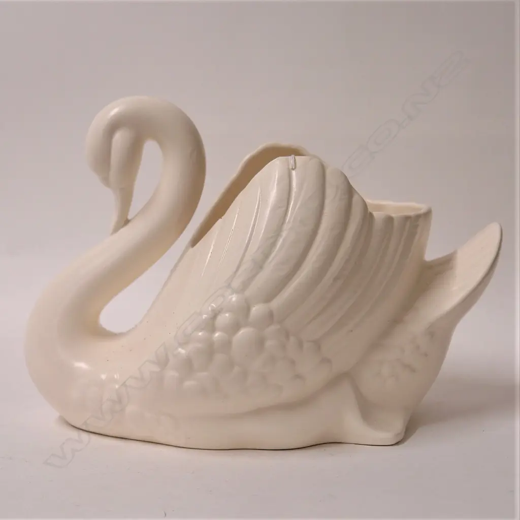 A vintage Crown Lynn large swan Image 1++