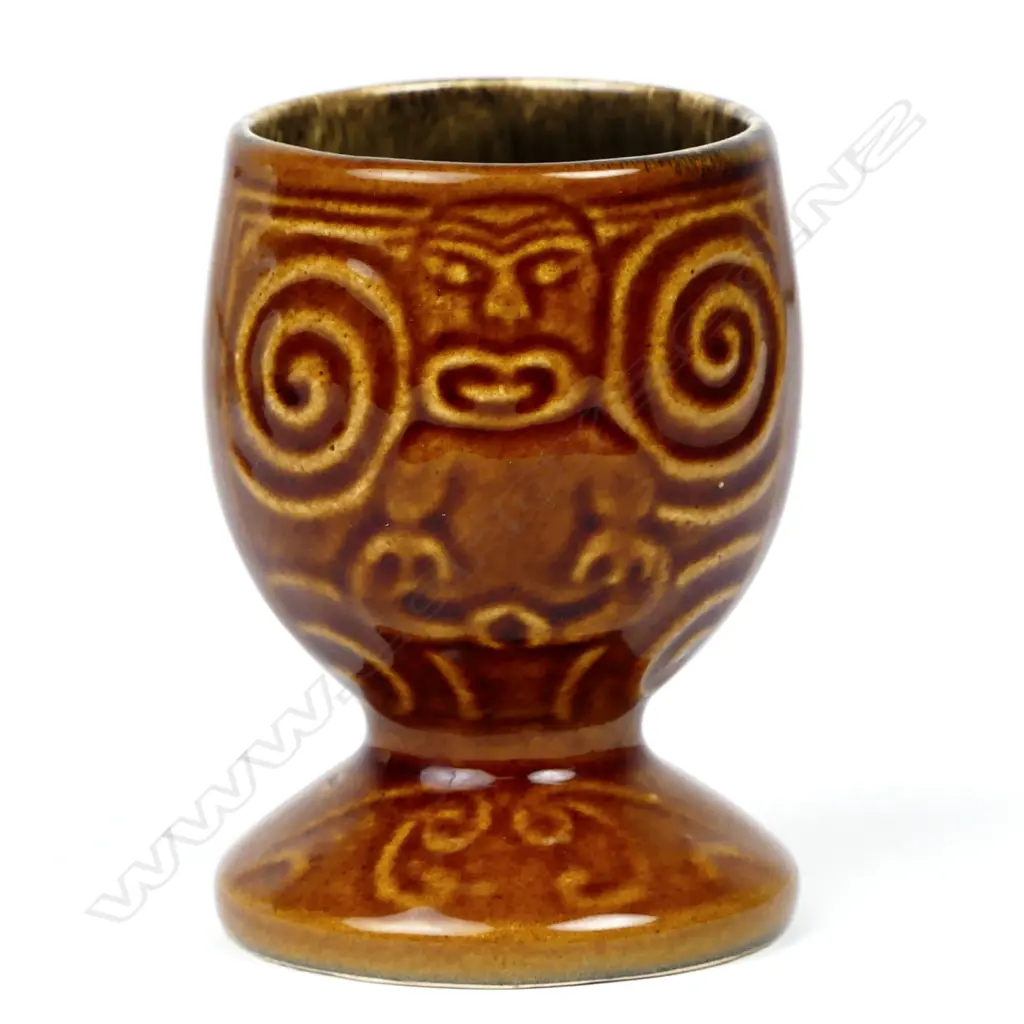 A rare Wharetana egg cup Image 1++