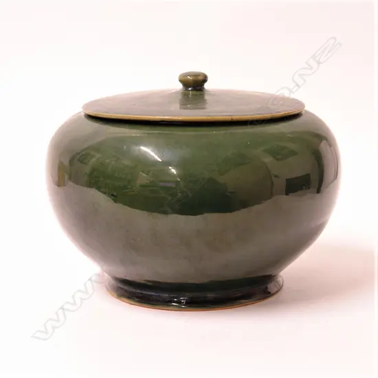 A Luke Adams Pottery squat ovoid lidded jar