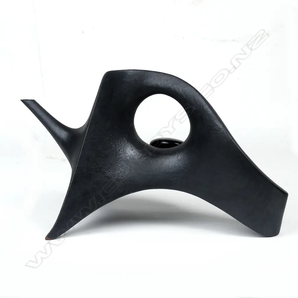 A large Rick Rudd hand-built black terracotta clay teapot Image 1++