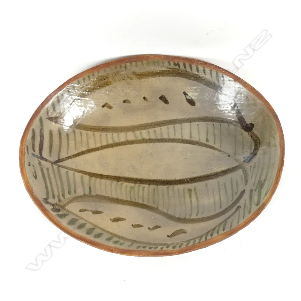 Michael Cardew (UK) large and impressive oval dish Image 1++