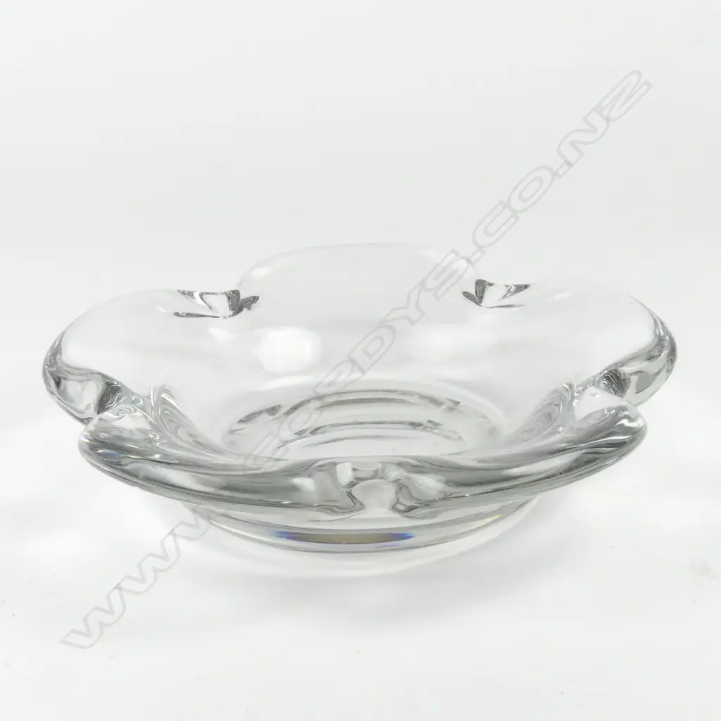 A heavy Daum crystal bowl Image 1++