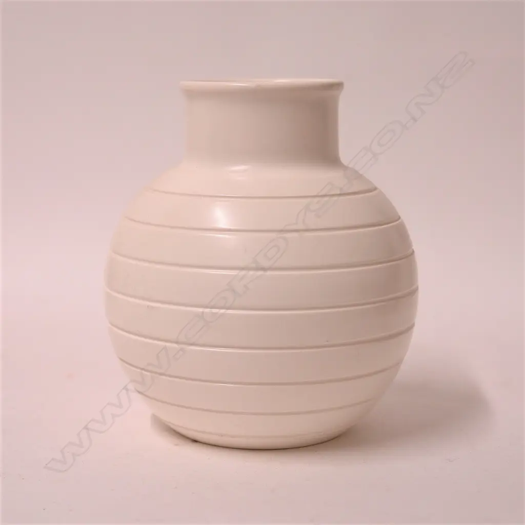 Keith Murray for Wedgwood spherical form vase Image 1++