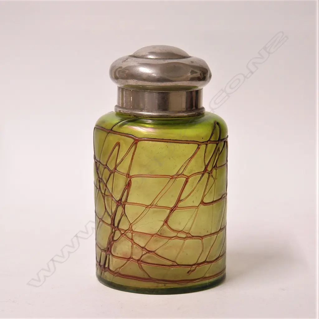 An Art Nouveau glass tea caddy by Pallme-König Image 1++