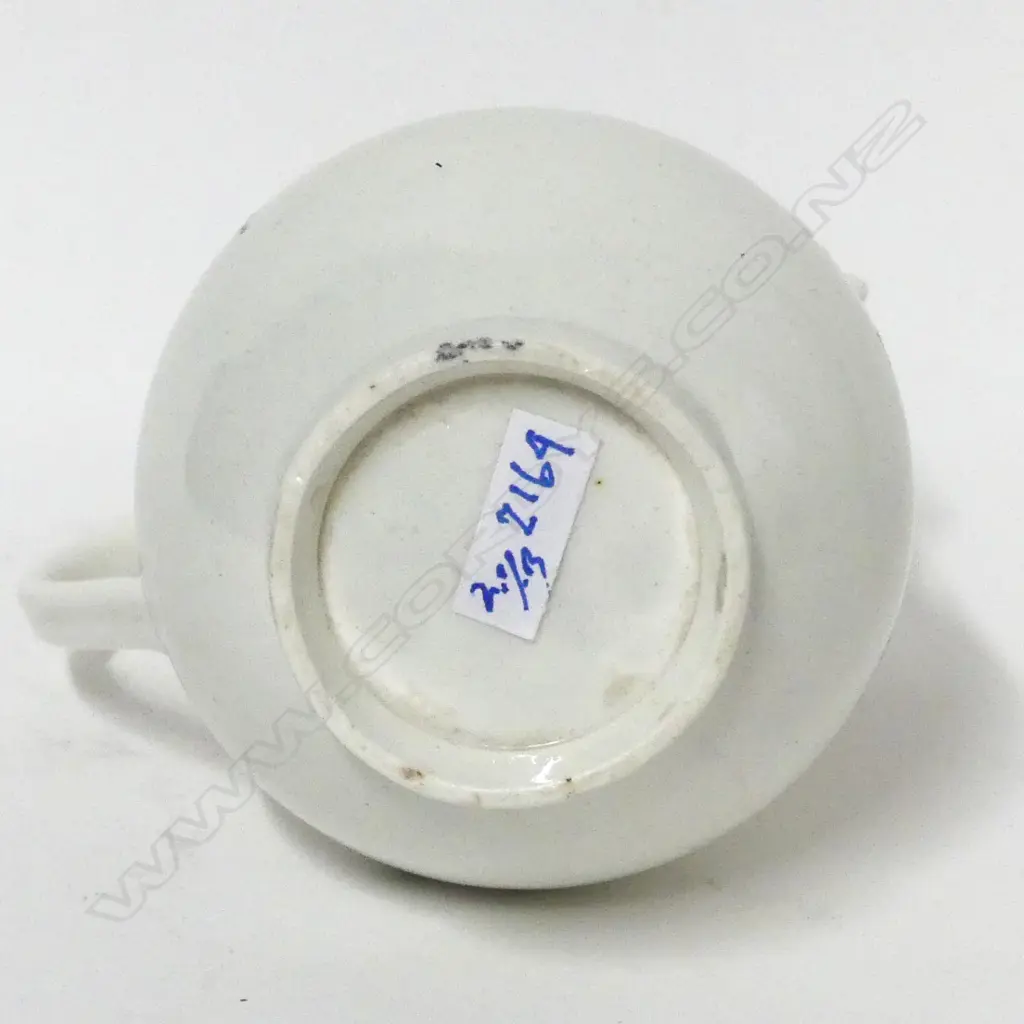 An 18thC Worcester sparrow beak jug Image 1++