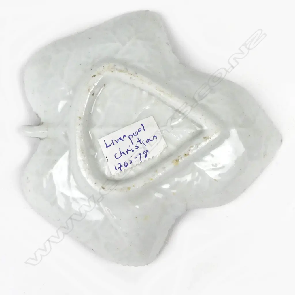 An 18thC Philip Christian Liverpool blue and white leaf-shaped pickle dish Image 1++