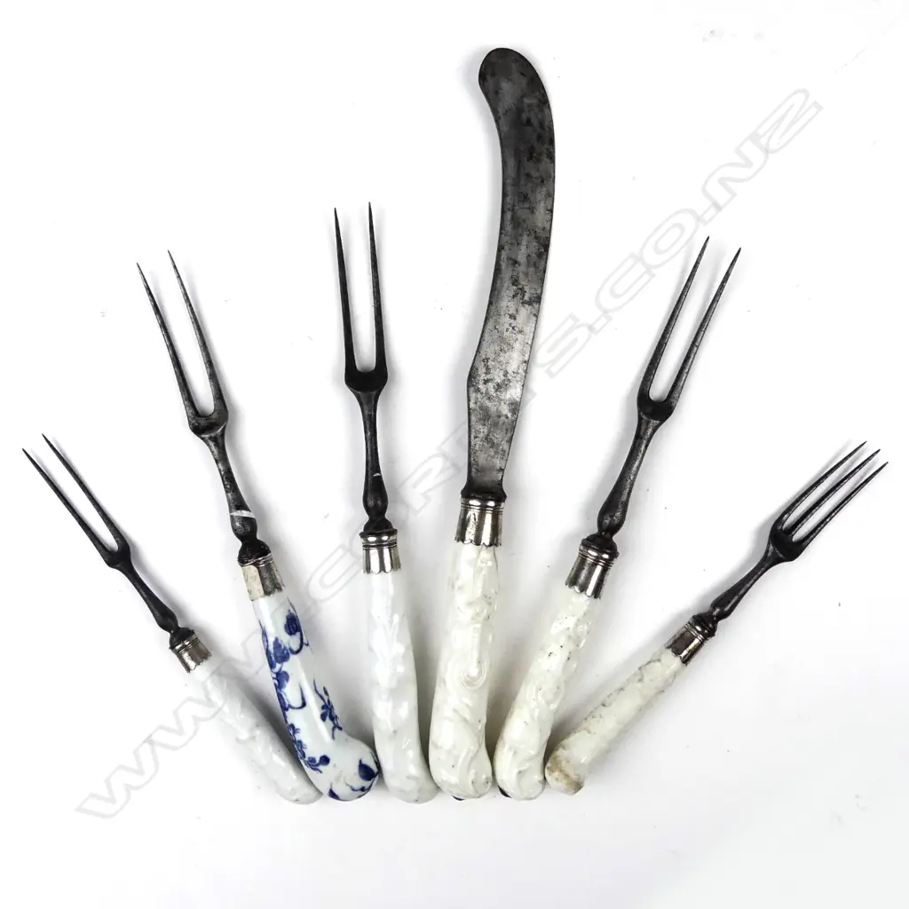 Five 18thC Bow porcelain handled pickle forks Image 1++