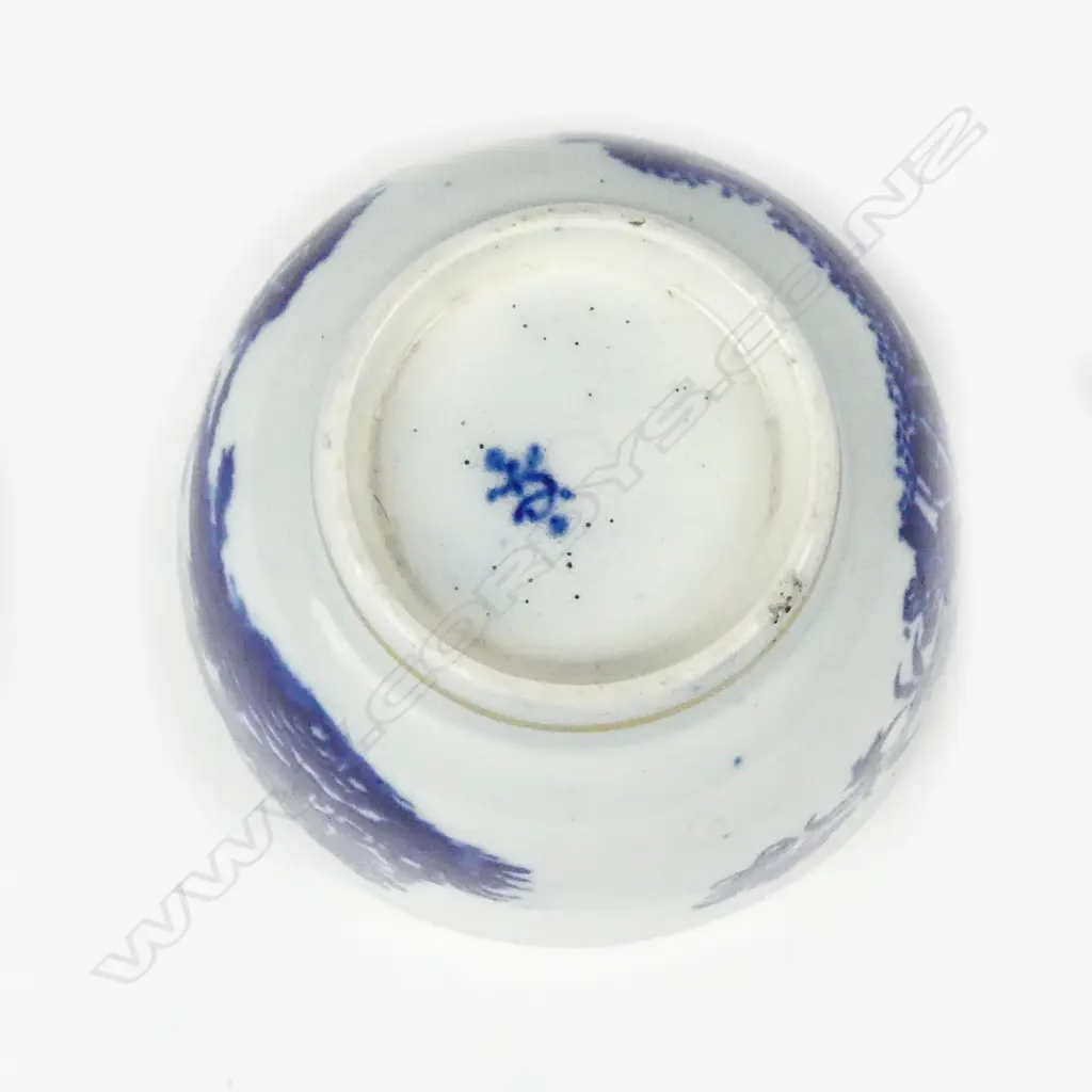 An 18thC Thomas Turner blue and white cup Image 1++