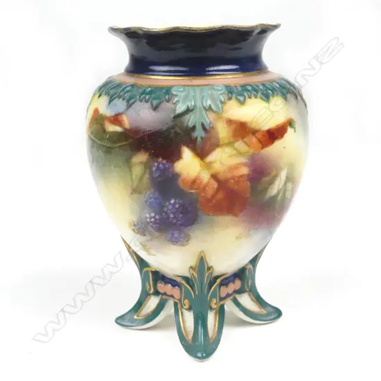 A Hadley's Worcester potpourri vase