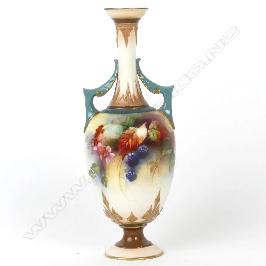 A Hadley's Worcester vase Image 1++