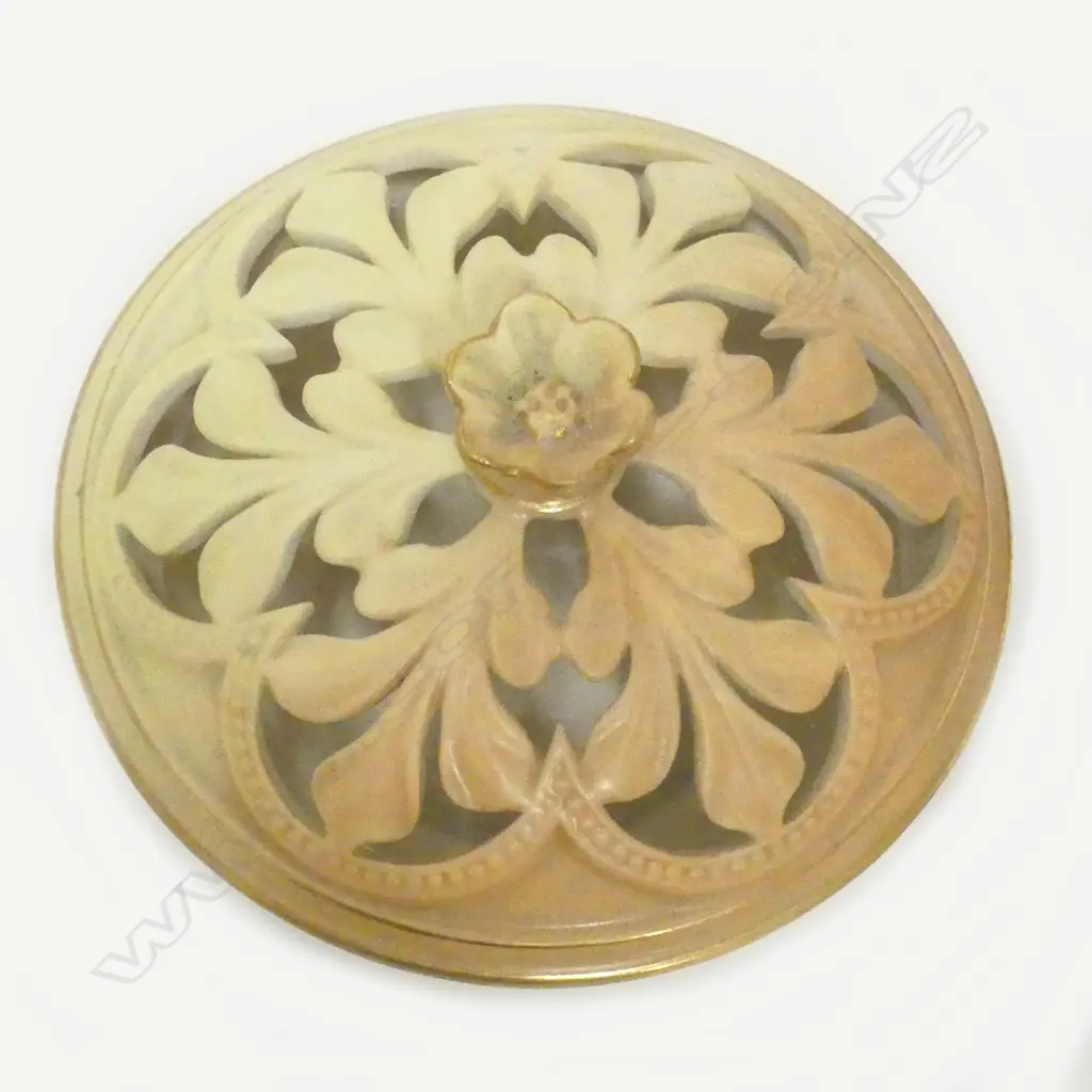 A Royal Worcester potpourri Image 1++