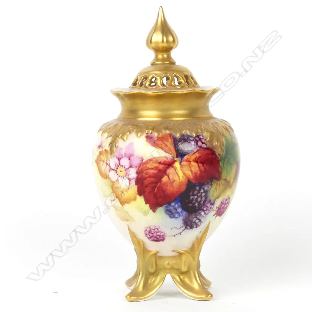 A Royal Worcester potpourri vase Image 1++