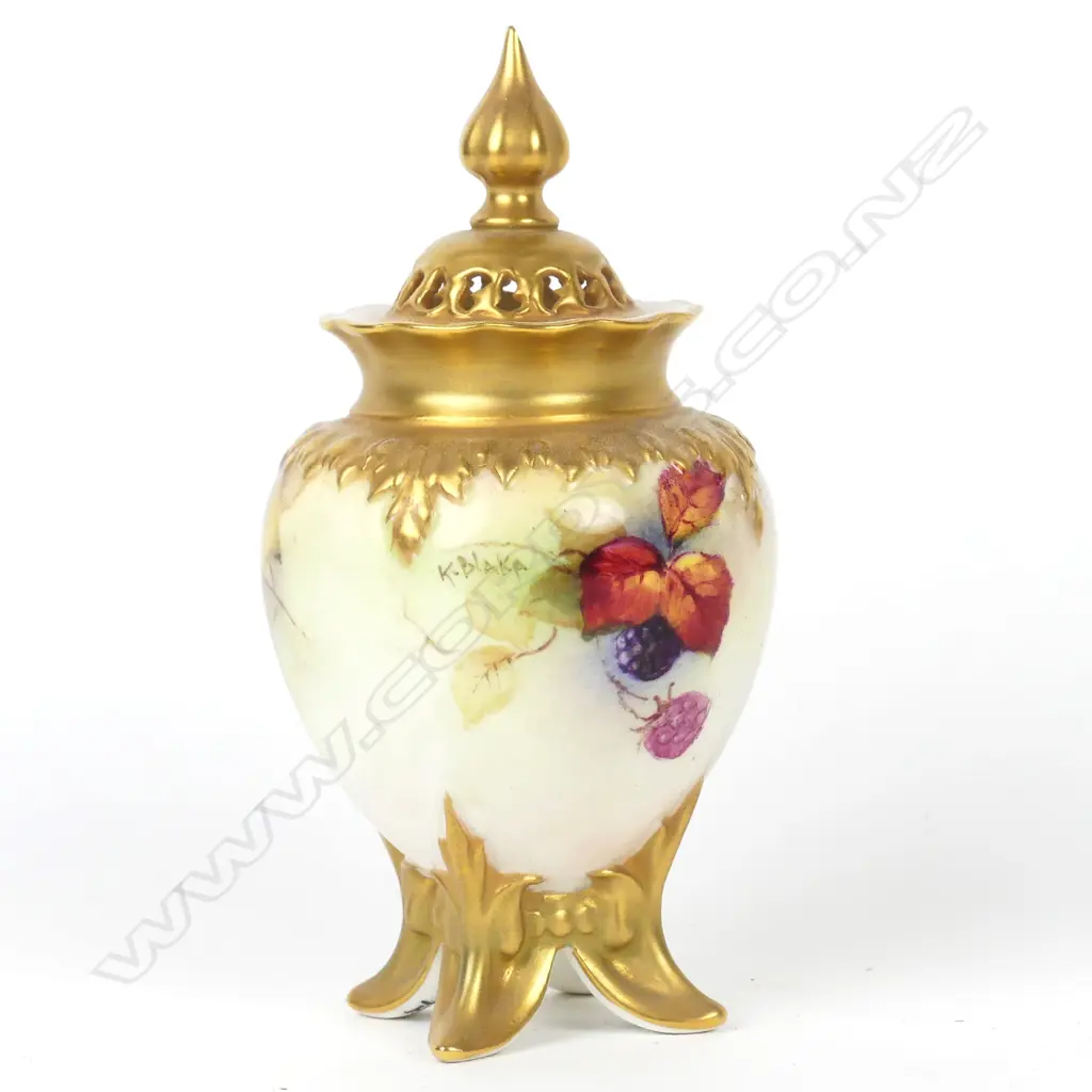 A Royal Worcester potpourri vase Image 1++