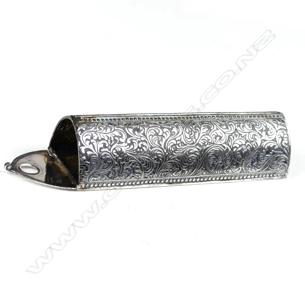 A Chinese silver cricket keeper Image 1++