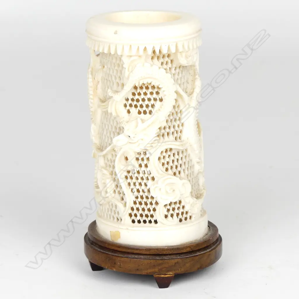 A Chinese carved ivory brush pot Image 1++