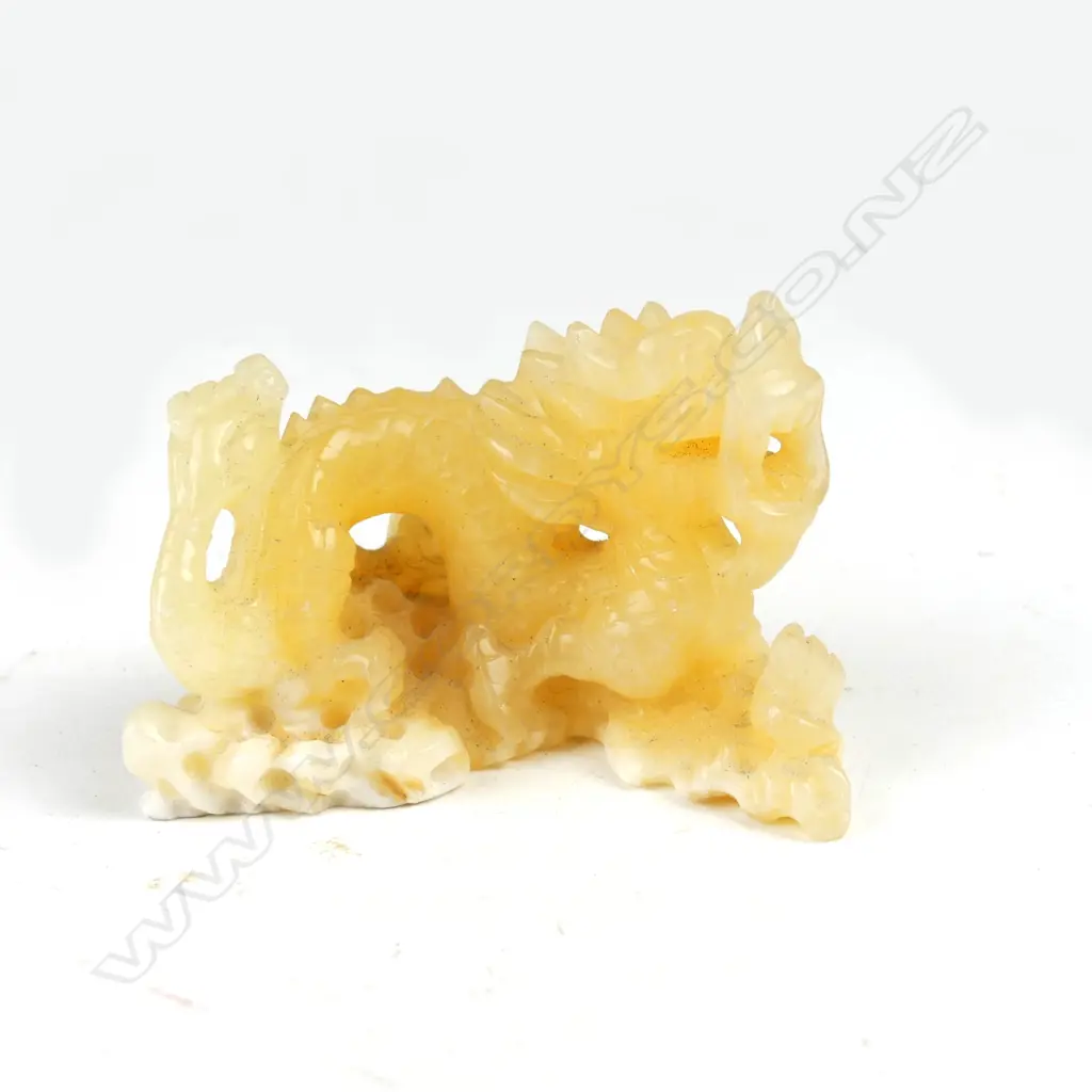 An unusual pale yellow/white jade Chinese carving of a dragon Image 1++