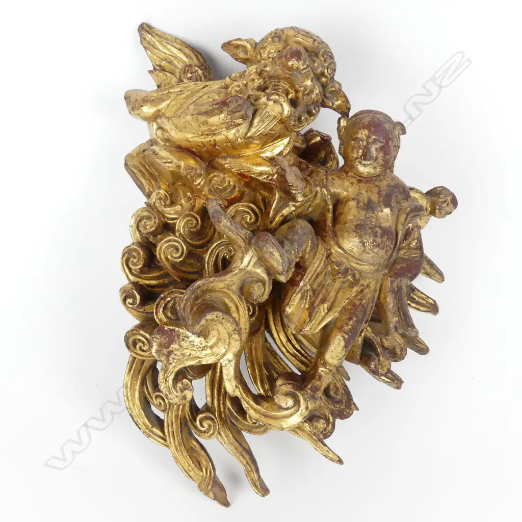 A decorative 19thC Chinese gilt wood carving Image 1++