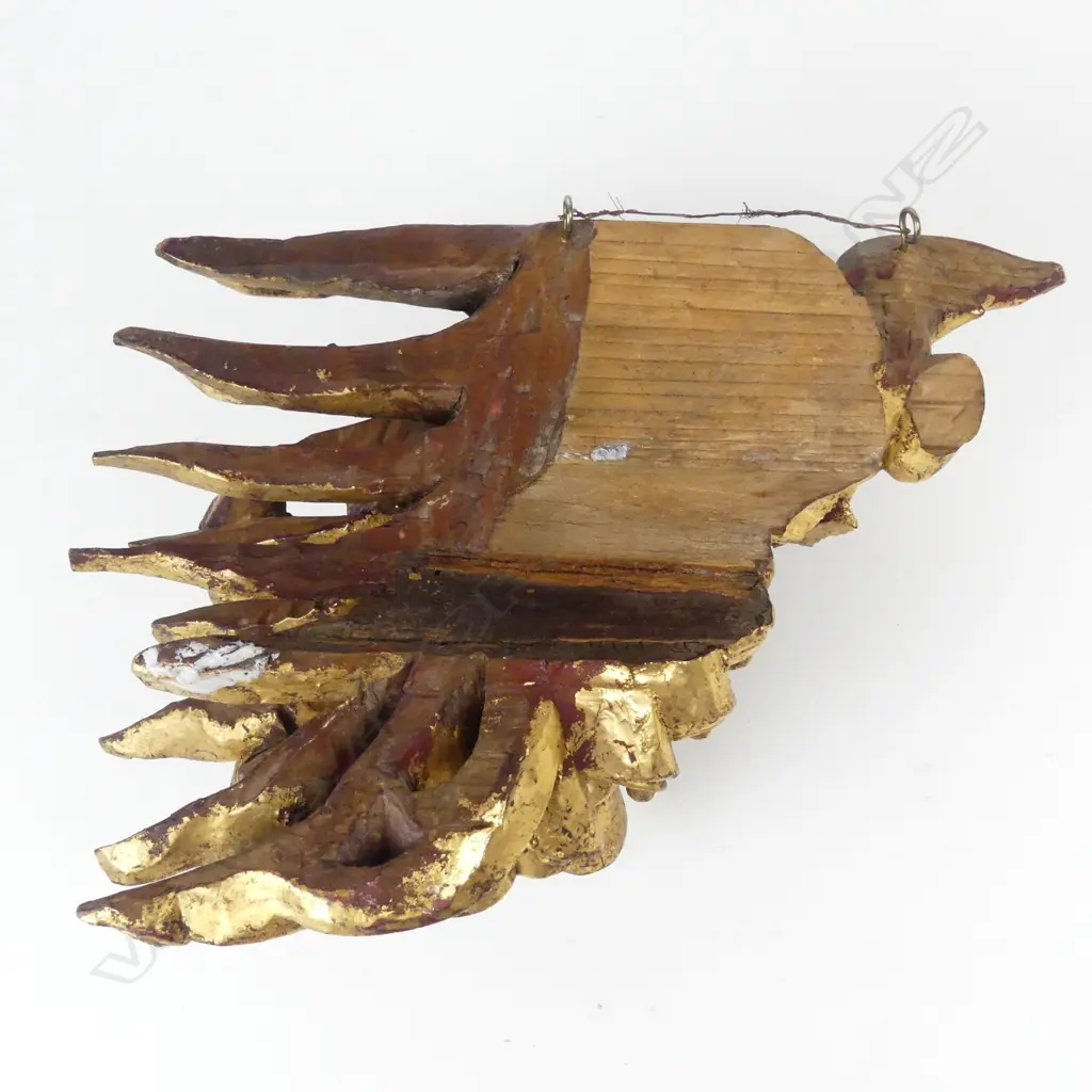 A decorative 19thC Chinese gilt wood carving Image 1++