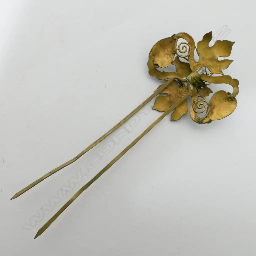 Four 19thC Chinese Kingfisher feather jewelled and gilt jewellery items Image 1++
