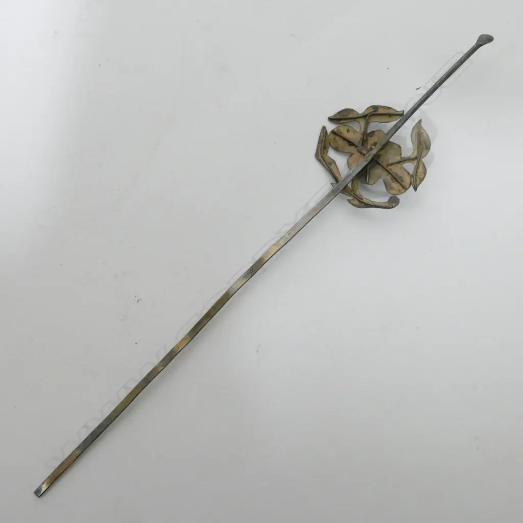 Four 19thC Chinese Kingfisher feather and gilt metal jewelled hairpins Image 1++