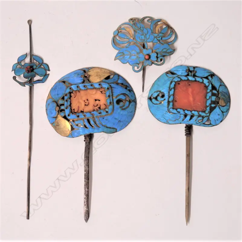 Four 19thC Chinese Kingfisher feather and gilt metal jewelled hairpins Image 1++