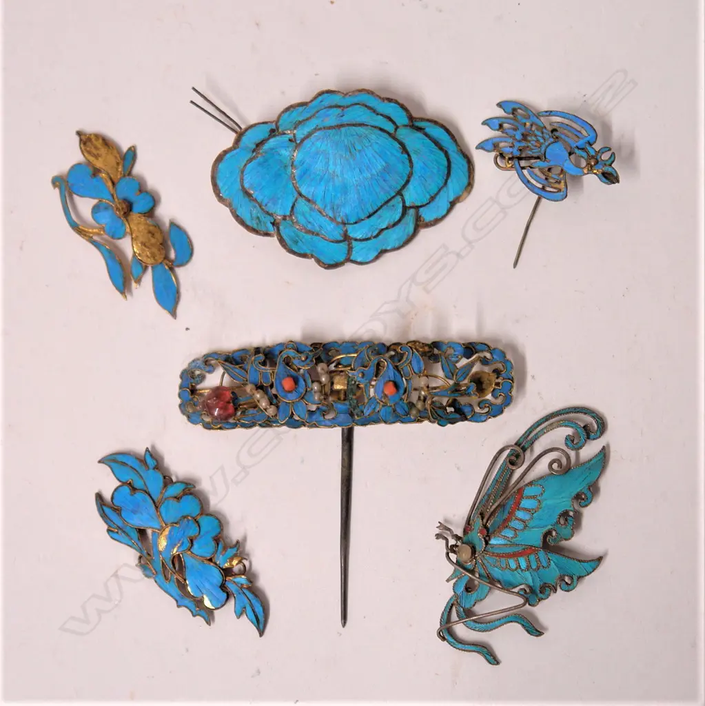 Six 19thC Chinese Kingfisher jewellery items Image 1++