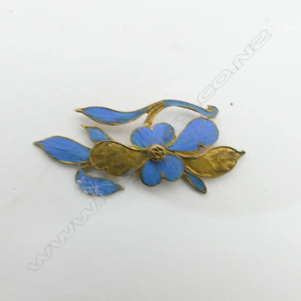 Six 19thC Chinese Kingfisher jewellery items Image 1++