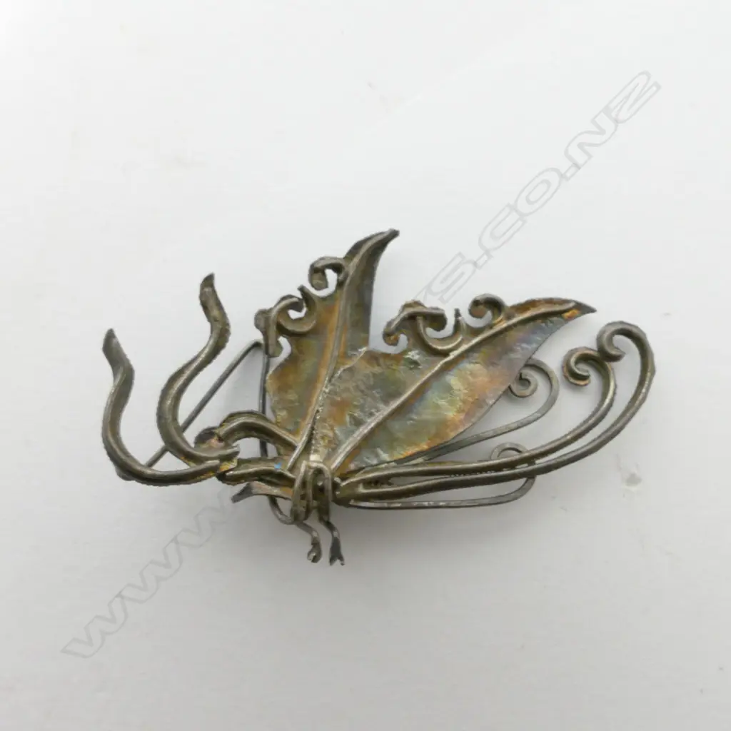 Six 19thC Chinese Kingfisher jewellery items Image 1++