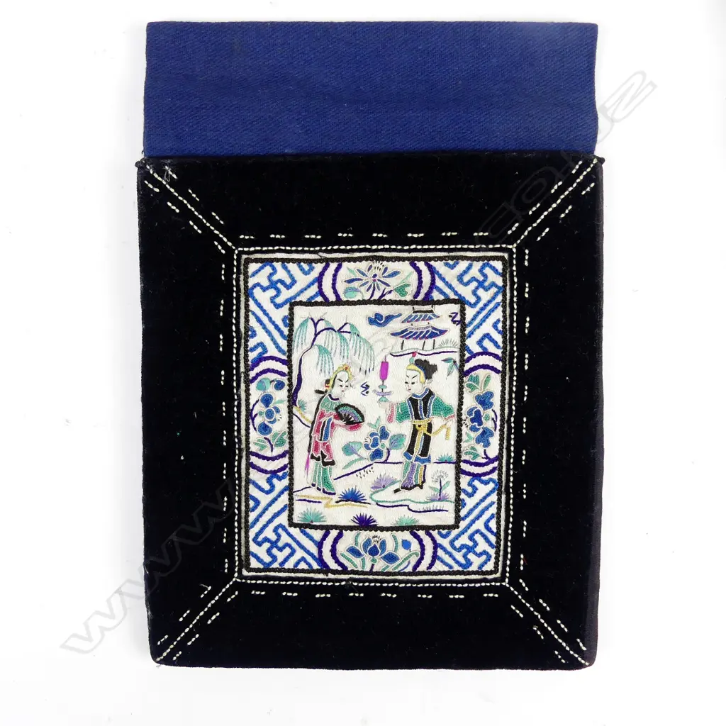 A Chinese silk embroidered pocket patch Image 1++